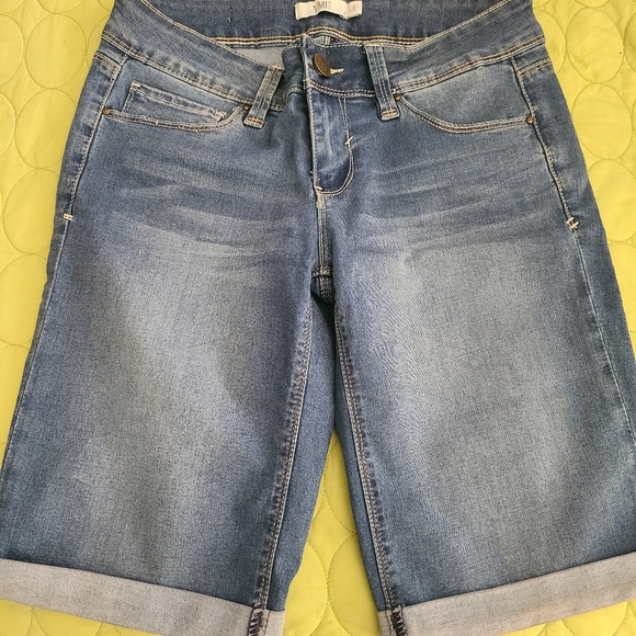 YMI Pants - Jean shorts like new worn once size 6 Hp 🔥🔥🔥🔥